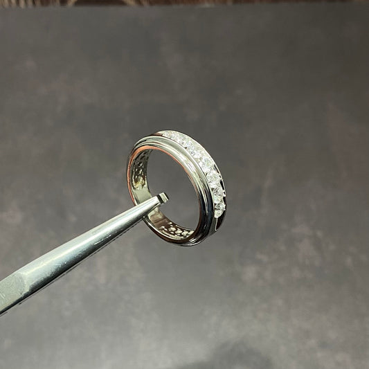 14K White Gold Lab Diamond Luxury Engagement Ring 1Ct Lab Dia Vs / 6.53gr / Size 9 3/4