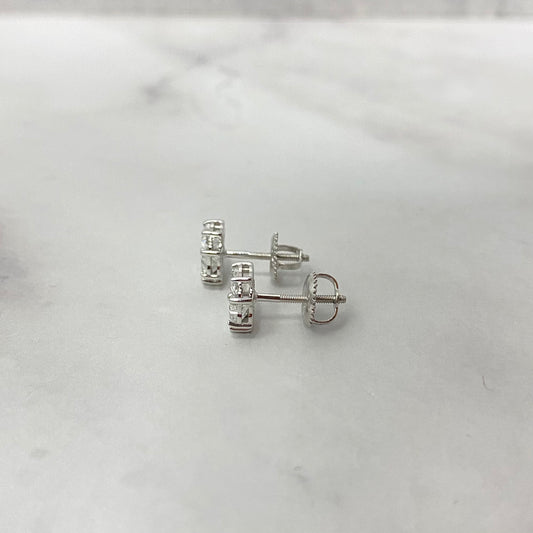 14K White Gold Lab Diamond X Stud Earrings 0.98Ct Lab Dia Vs / 1.46gr / 7mm