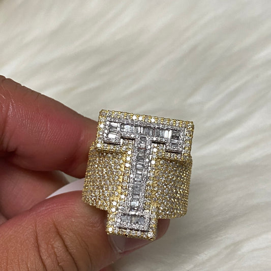 10K Yellow Gold Diamond Letter T Ring 3.5Ct Dia / 12.2gr / Size 9.5