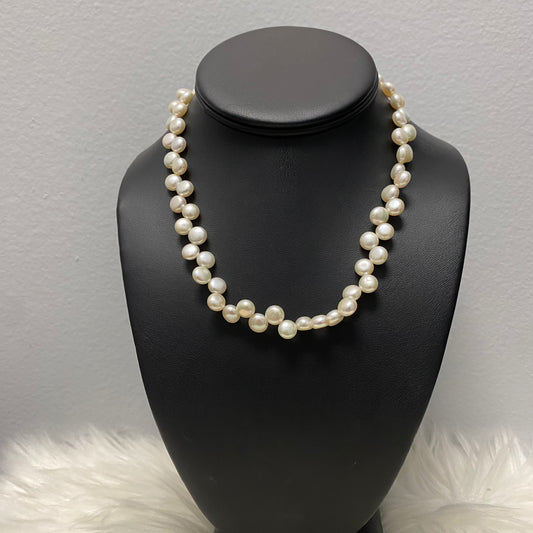 Silver White Pearls Chain / 32gr / 12.3mm / 17in
