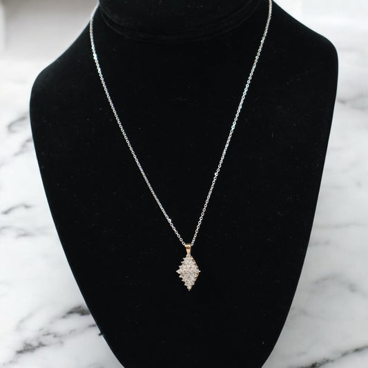 10K White Gold Diamonds Jewelry Set / 3.9gr / Ct Dia