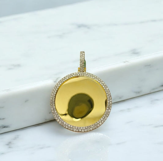 10K Yellow Gold Diamond Memorial Pendant 2.97Ct Dia / 11gr / 2.4-1.7in