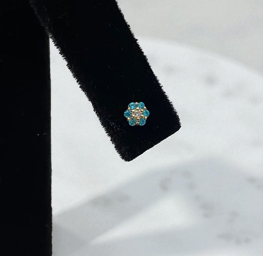 14K Yellow Gold Cyan Flower Stud Earrings With Cyan Zircons / 0.33gr