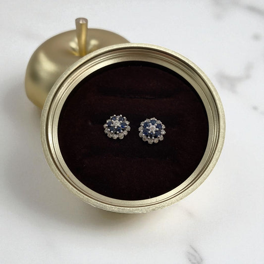 14K White Gold Flower Stud Earrings With Diamond / 1.6gr