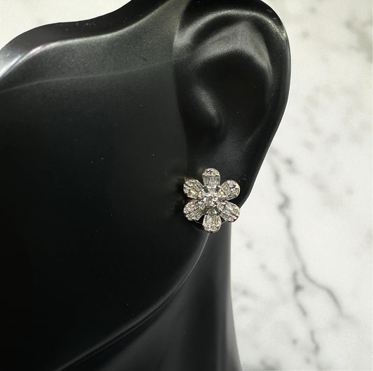 14K Yellow Gold Diamond Flower Stud Earrings 0.52Ct / 1.5gr