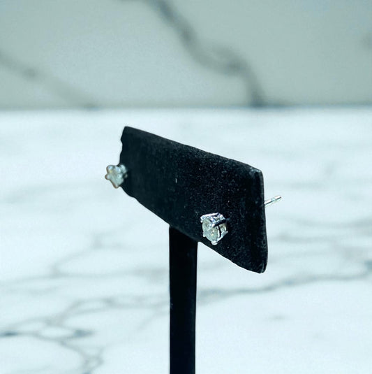 14K White Gold Diamond Luxury Stud Earrings 0.21Ct / 0.5gr