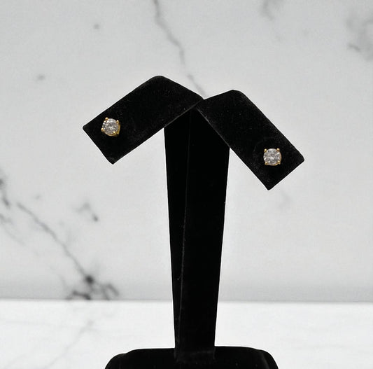 14K Yellow Gold Diamond Luxury Stud Earrings Ct Dia / 1.08gr