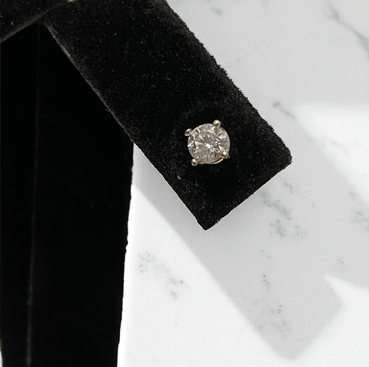 14K White Gold Diamond Luxury Stud Earrings Ct Dia / 1.08gr