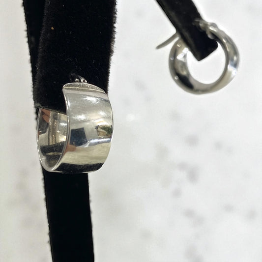 14K White Gold Fashion Hoop Earrings / 1.9gr