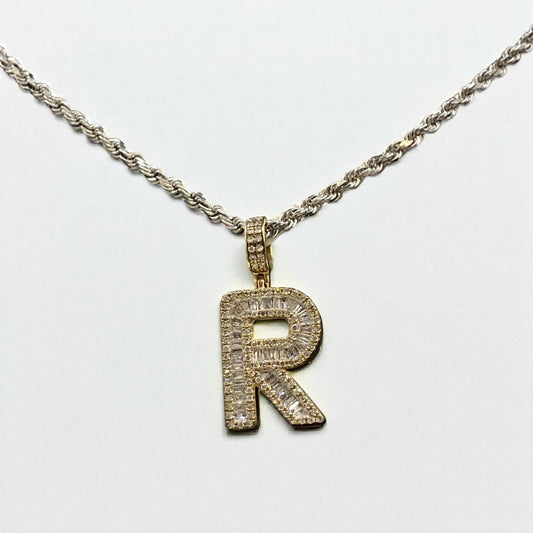 Letter R Pendant 10K Yellow Gold With Diamond / 4.3gr