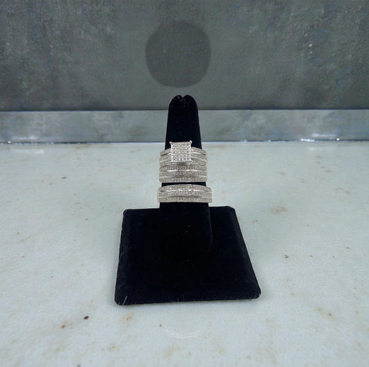 10K White Gold Diamond Luxury Trio Engagement Ring 0.85Ct Dia / 8.1gr / Size 7W/10M