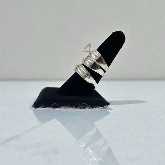 10K White Gold Diamond Luxury Trio Engagement Ring 0.85Ct Dia / 8.1gr / Size 7W/10M