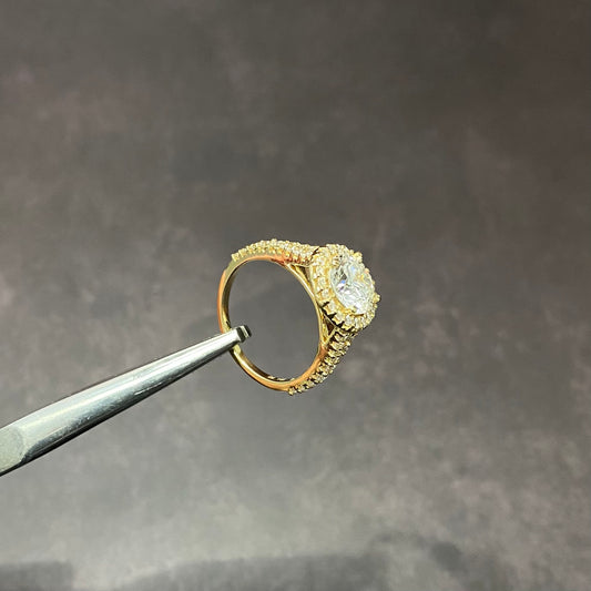 14K Yellow Gold Lab Diamond Round Brilliant Engagement Ring 2.66Ct Lab Dia Vs / 4.47gr / Size 6 3/4