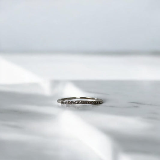 10K White Gold Diamond Luxury Ring Ct Dia / 1.2gr / Size 5