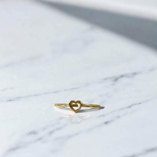 18K Yellow Gold Heart Silhouette Ring / 1.2gr / Size 7