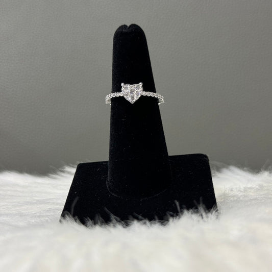 14K White Gold Diamond Heart Engagement Ring 0.63Ct Dia / 2.3gr / Size 7