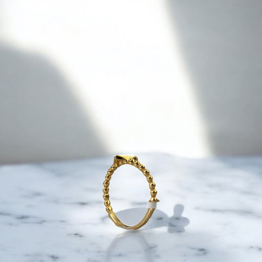 18K Yellow Gold Heart Flat Stitches Ring With Zircons / 2.1gr / Size 5