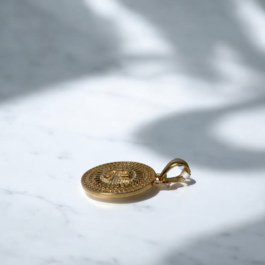 18K Yellow Gold Letter Medal C Pendant With Zircons / 4.5gr / 1.3in