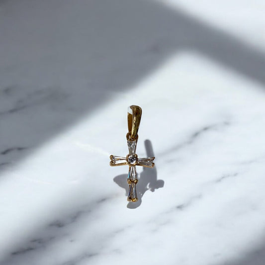 18K Yellow Gold Cross Pendant With Zircons / 0.91gr / 0.8in