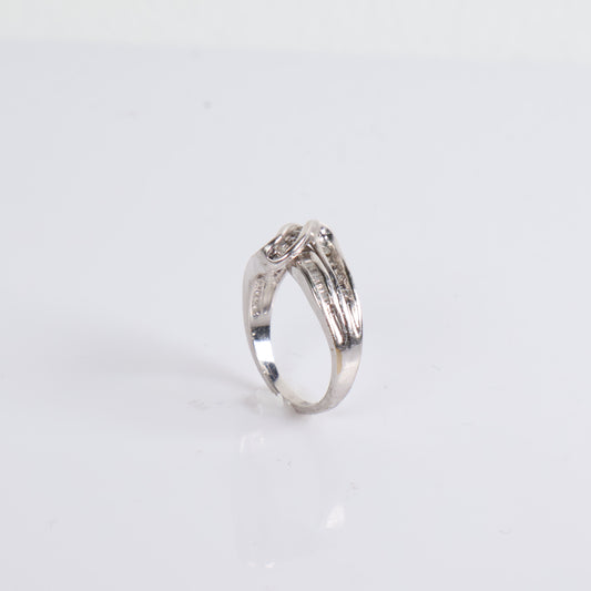 Women Ring 14K White Gold With Diamonds / 5.8gr / Size 7