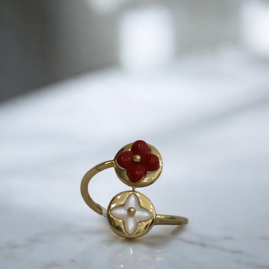 14K Yellow Gold Flower White/Red Ring / 2.2gr / Size 7.5