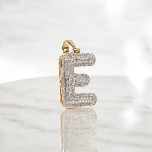 10K YG Diamond Letter E Pendant / 2.3gr / 1.1in / 0.47Wt Dia