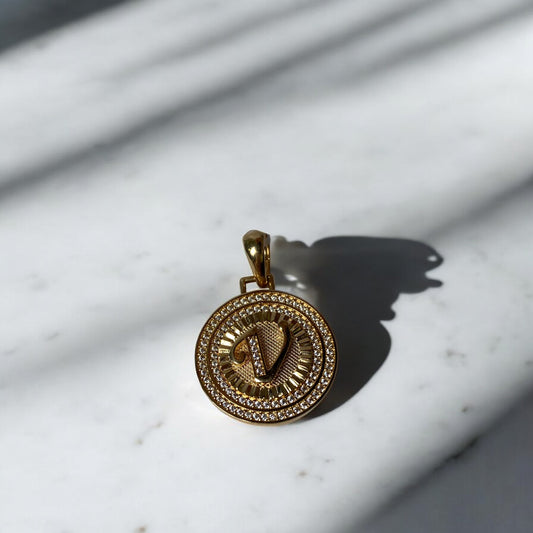 18K Yellow Gold Letter Medal V Pendant With Zircons / 4.6gr / 1.3in