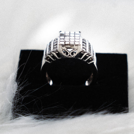 14K WG Diamond Luxury Square Rings / 7.3 gr / Sz 9 / Ct Dia