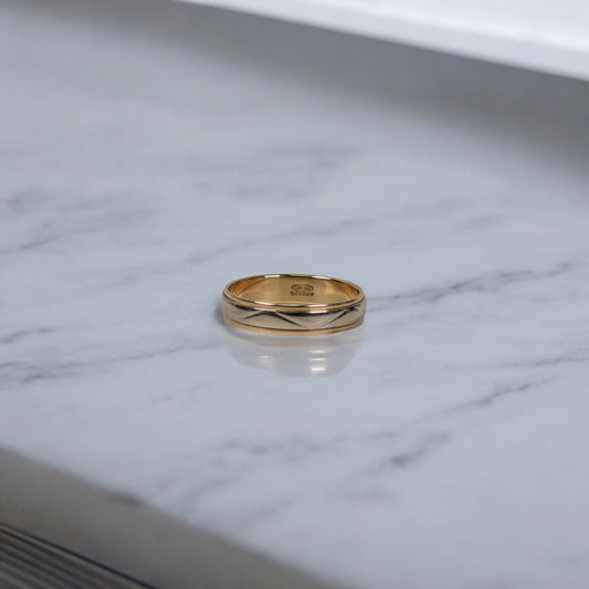 18K 2 Tone Wedding Band Engagement Ring / 5.1gr / Sz 11 1/4 /