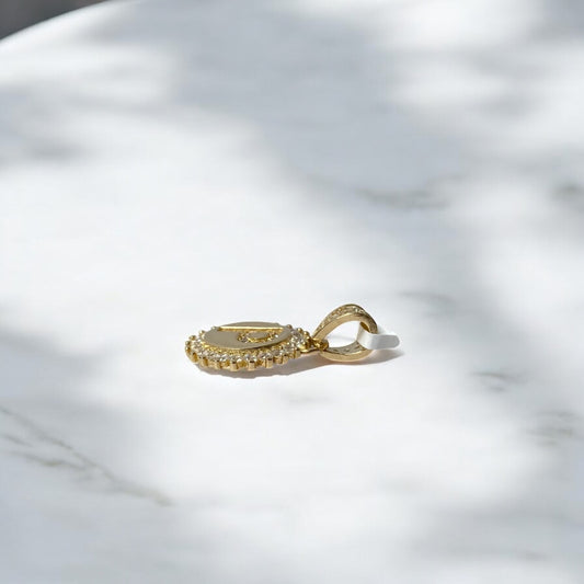 14K Yellow Gold Letter P Circle Pendant With Zirconia / 1.2gr