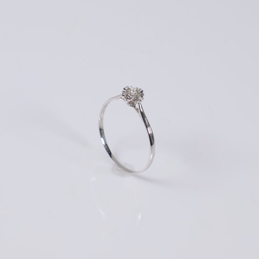 18K WG Diamond Circle Fashion Rings / 1gr / Sz 7 / Ct Dia