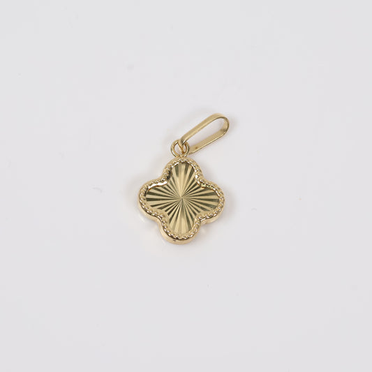 18K YG Clover Pendant / 1.48gr / 0.8in /