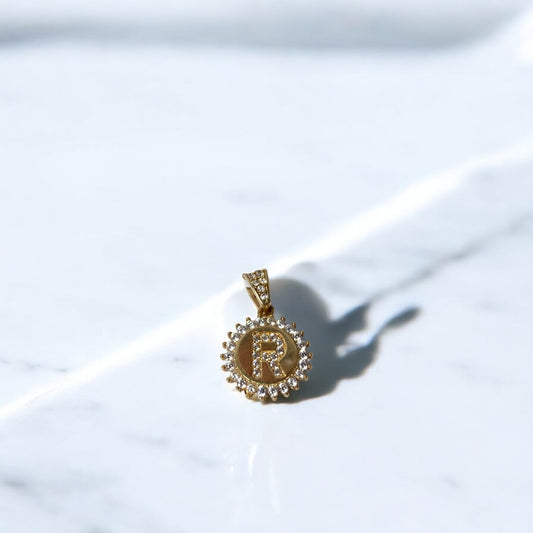 14K Yellow Gold Letter R Circle Pendant With Zirconia / 1.2gr