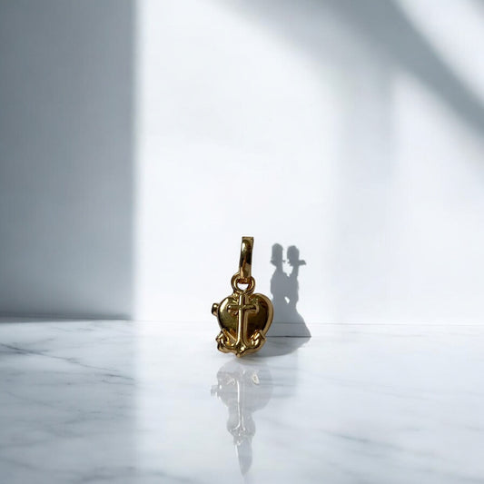 18K Yellow Gold The Three Graces Pendant / 0.52gr / 0.5in