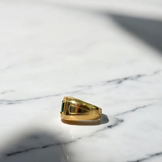 18K Yellow Gold Rustic Arrowed Halo Green Ring With Zircons / 8.1gr / Size 9.5
