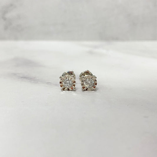 10K White Gold Diamond Round Fashion Stud Earrings 0.15Ct Dia / 1.3gr / 5mm