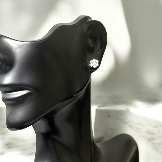 14K White Gold Diamond Flower Stud Earrings 0.45Ct / 1.1gr