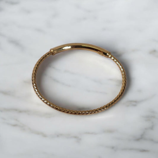 10K YG Luxury Bangle Bracelet / 5.54 / 20