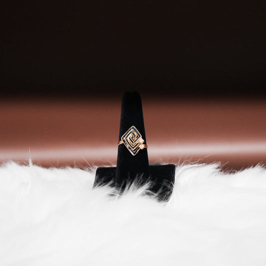 Onix Ring 10K Yellow Gold With Diamonds / 3.7gr / Size 8