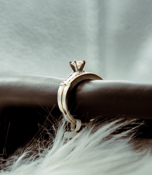 Set Diamonds Engagement Ring 14K White Gold / 6.5gr / Size 7