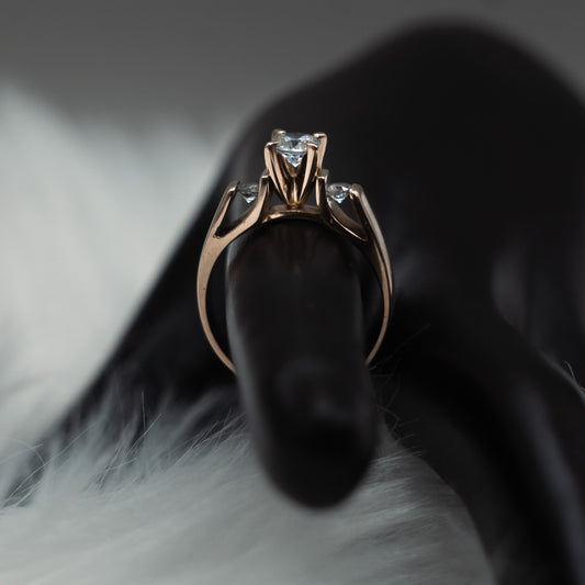 Queen Diamonds Engagement Ring 14K Yellow Gold / 6gr / Size 7.5