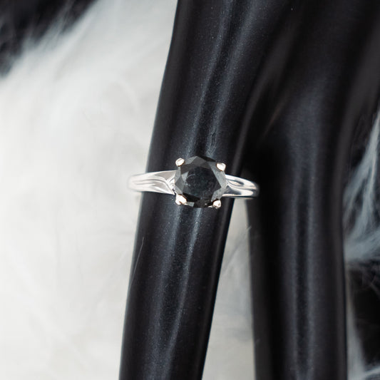 Black Diamond Engagement Ring 10K White Gold / 3.2gr / Size 7