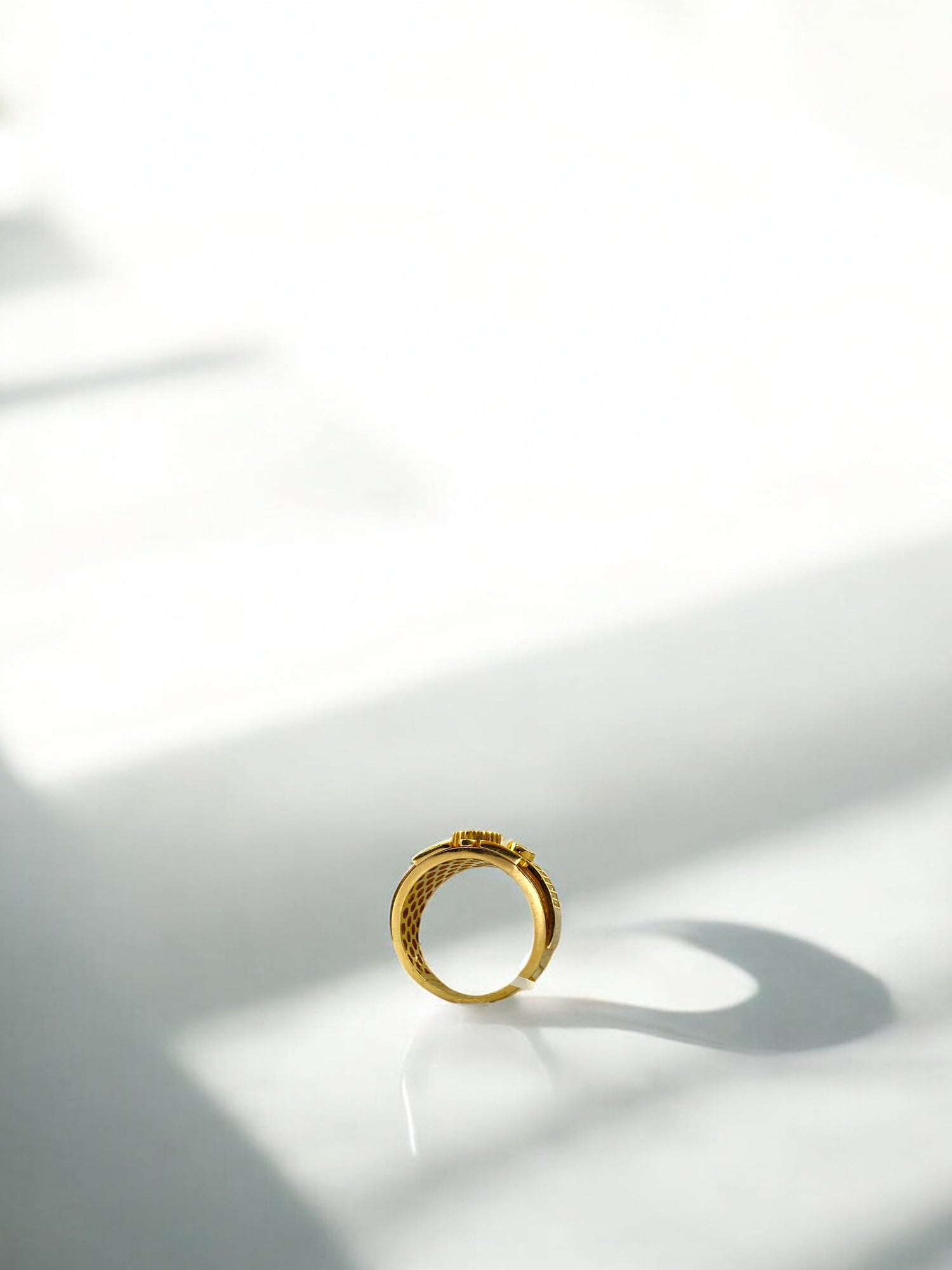14K Yellow Gold Vintage Ring With Zircons / 9.2gr / Size 10