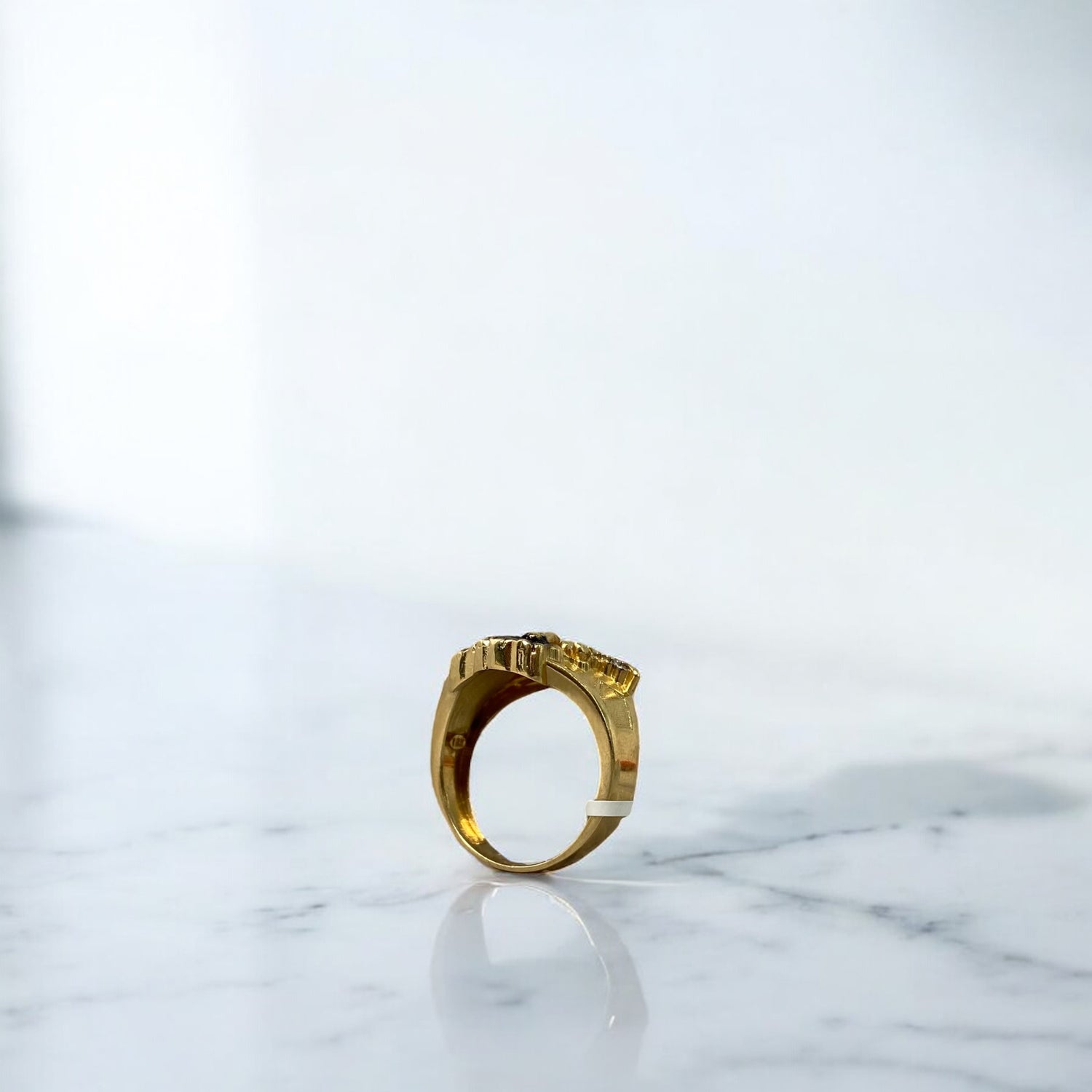 18K Yellow Gold Arcangel San Miguel Ring With Zircons / 10.4gr / Size 10.5