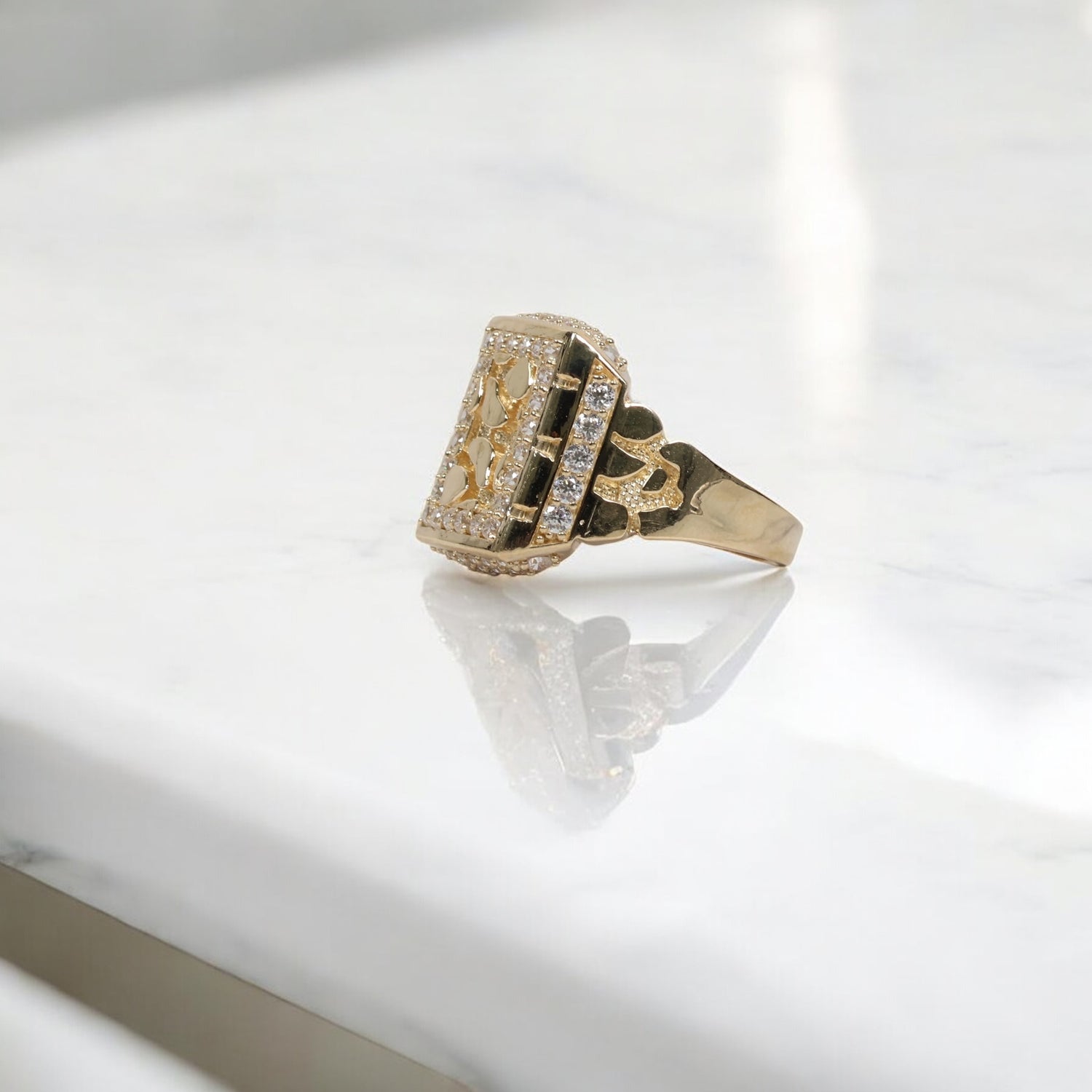 10K YG Nugget Rings / 4.34gr / Sz 9 / White Zircons