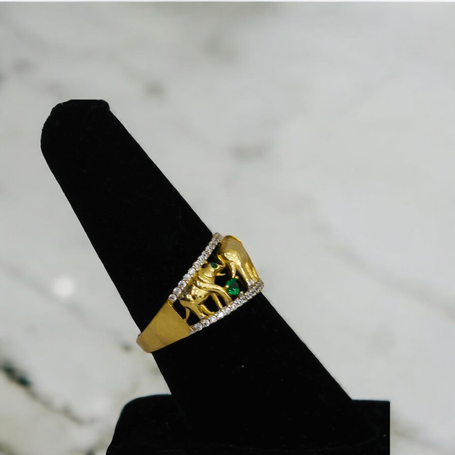 14K Yellow Gold Elephant Greenstone Ring With Zirconia / 3.3gr / Size 7.5