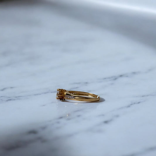 18K Yellow Gold Luxury Ring With Zircons / 2.5gr / Size 5.5