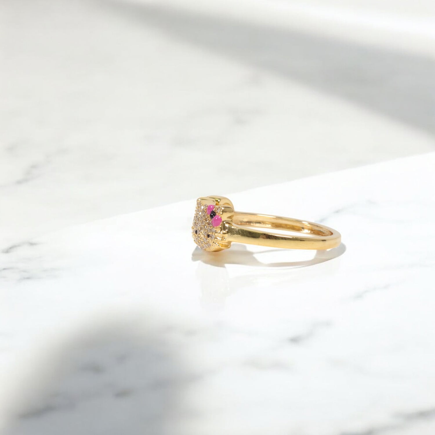 10K YG Diamond HK - Letter E Rings / 2.3gr / Sz 6.5 / 0.12Wt Dia