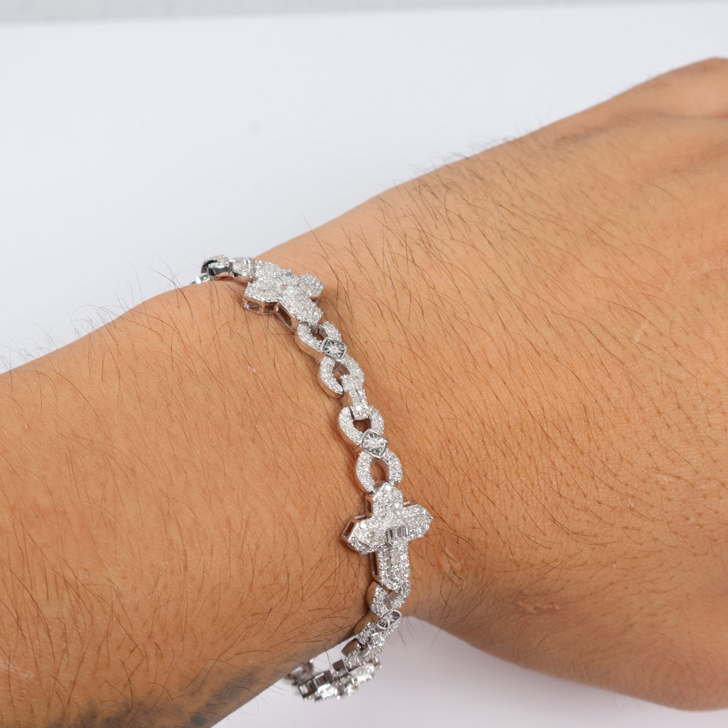 10K WG Diamond Cross-Infinite Bracelet / 15.7gr / 6.7mm / 8in / 4.10Ct / VS2-SI / G-H