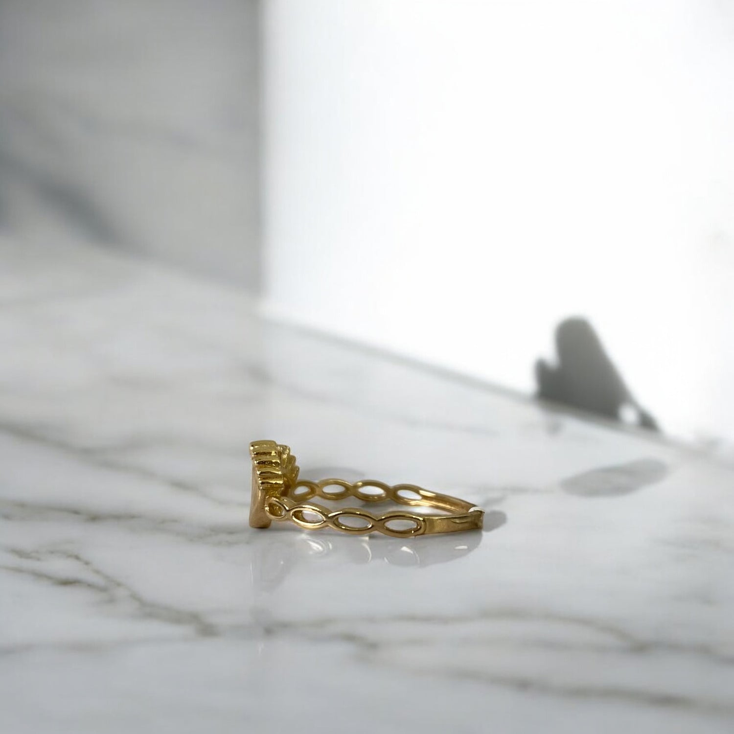 14K Yellow Gold Footprints Ring With Zircons / 1.6gr / Size 7.5